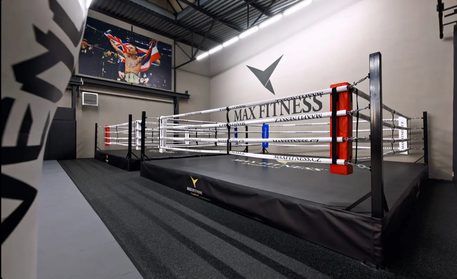 Boxerský ring v Max Fitness Plzeň